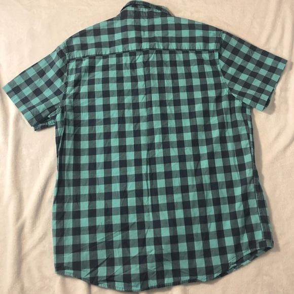Men’s Aeropostale Plad Button Up Shirt. - Picture 2 of 3